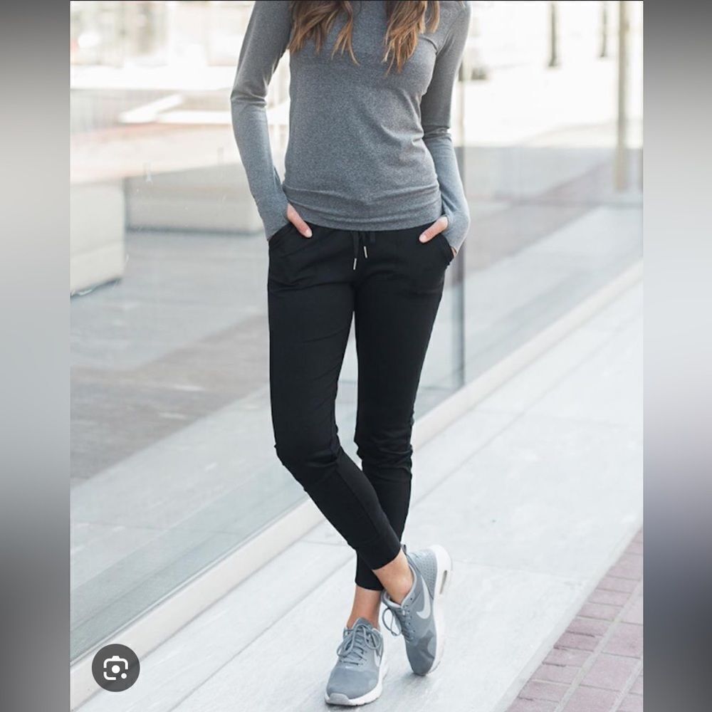 Zyia Black Unwind Jogger